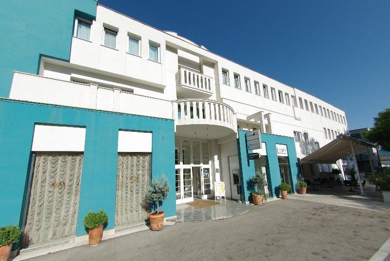 Hotel Sv. Mihovil Trilj エクステリア 写真